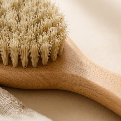 Cepillo Haya Suave para perro — detalle de materiales — Mora & Bigotes